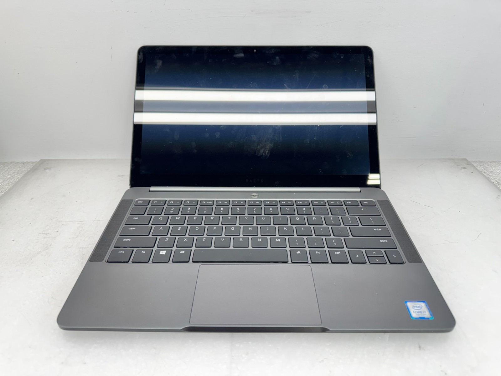 Razer Blade Stealth Intel i7-7500U@2.9GHz 16GB No Backcover 
