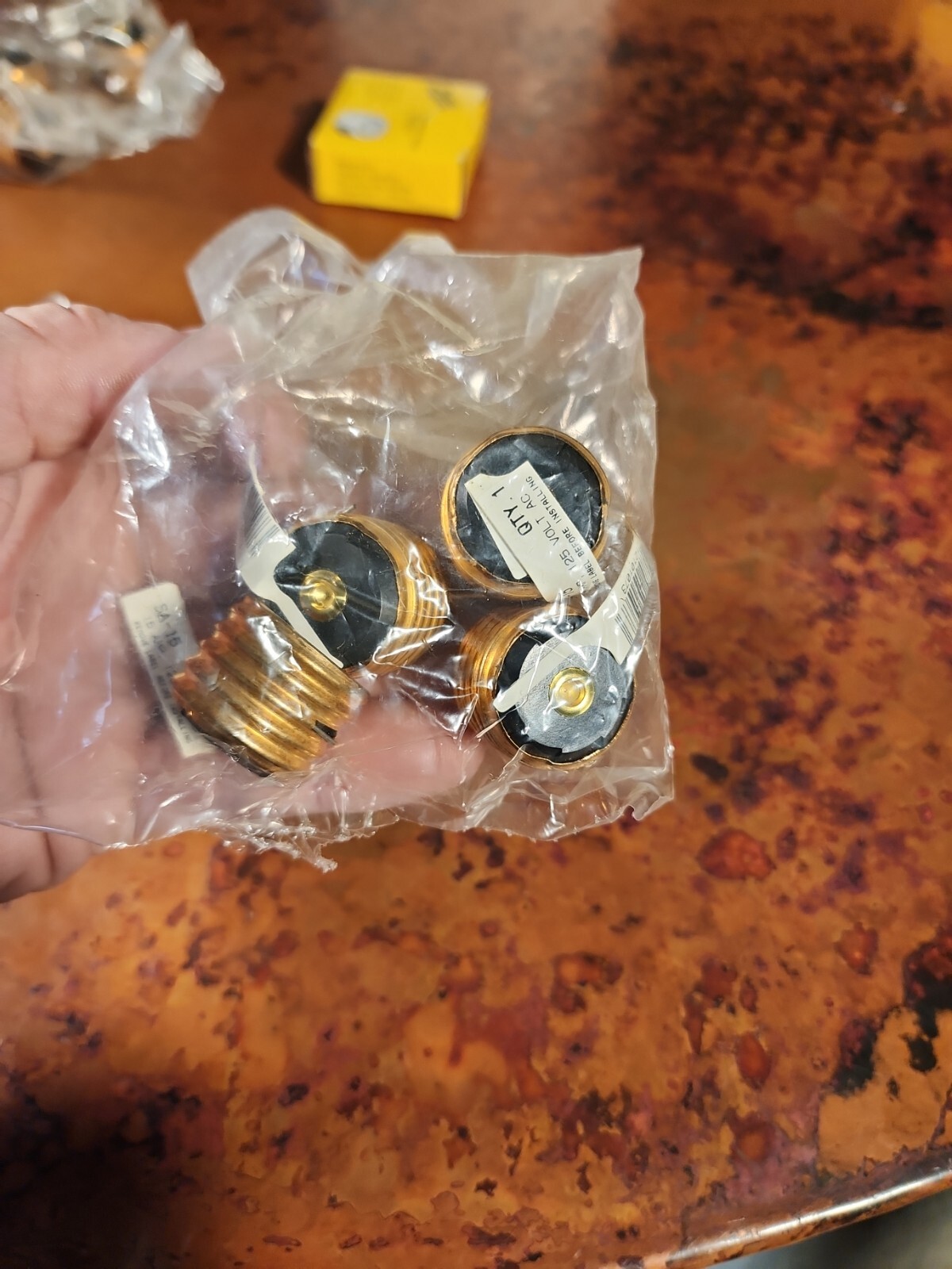 SA15 TAMPER PROOF ADAPTOR BUSS FUSES COOPER SA15 TAMPE, QTY of 8 eBay