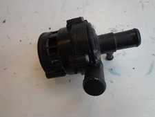 Pompe à eau Mercedes 207
