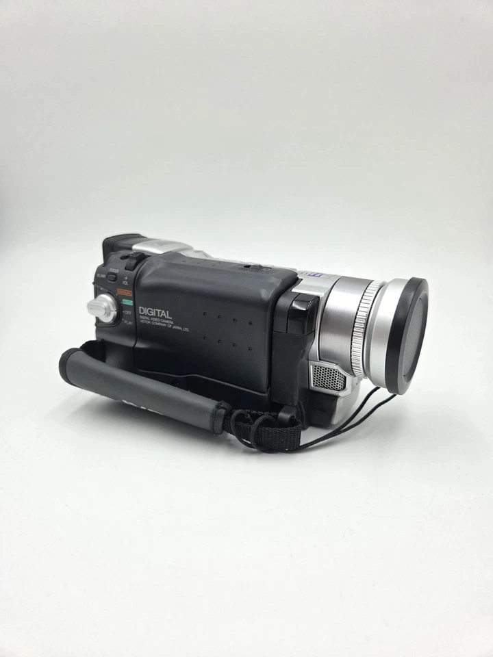 JVC GR-DVL920U Mini DV Camcorder Bundle - Works New Battery - Image 2 of 4