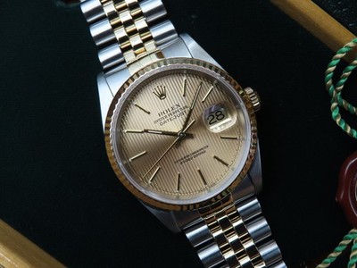 2001 Rolex Datejust 36mm 16233 Tuxedo Dial 18k Yellow Gold & Steel Wristwatch