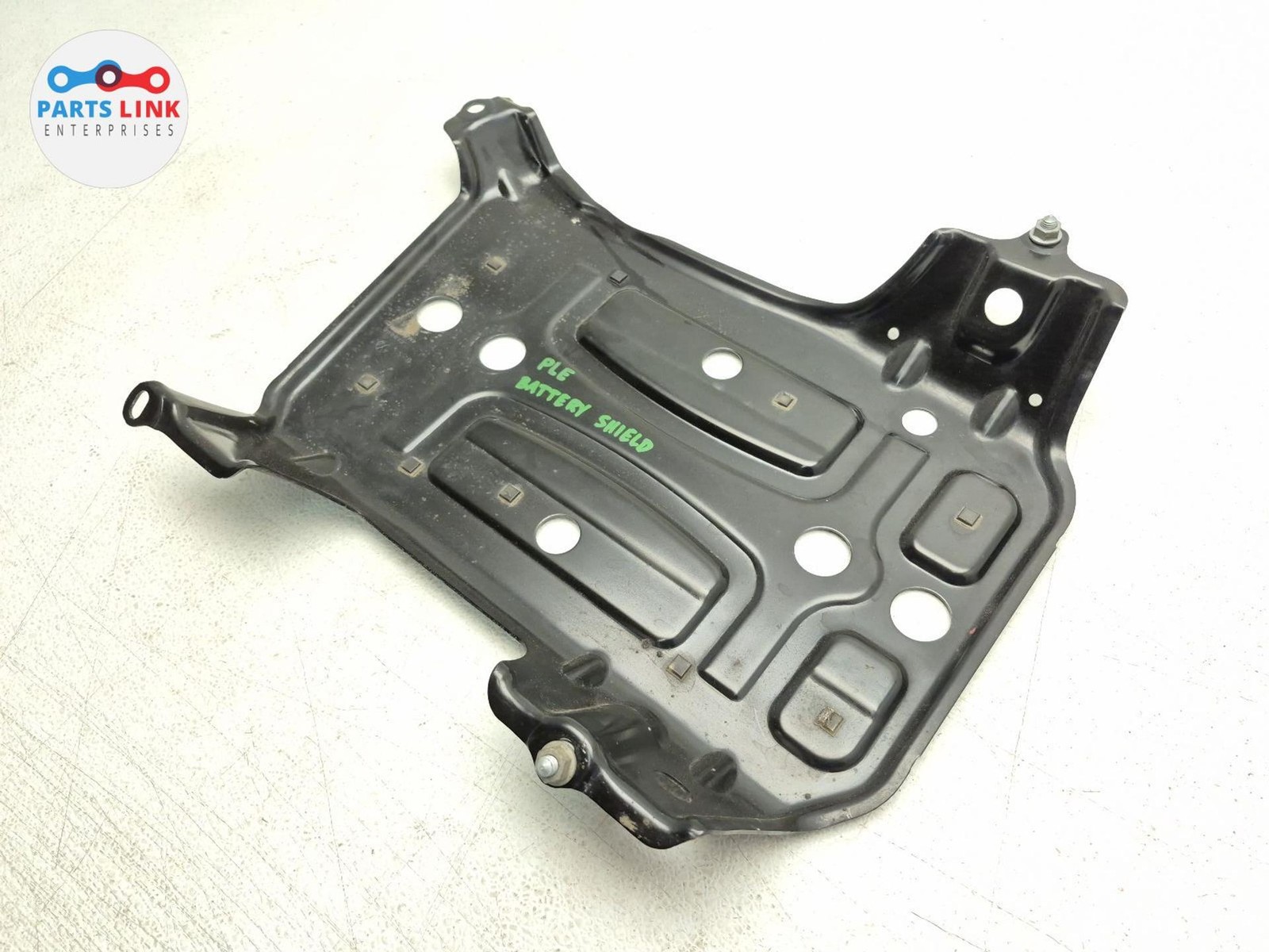2016-20 BENTLEY BENTAYGA BATTERY SHIELD GUARD PLATE FLOOR PANEL SKID URUS 636