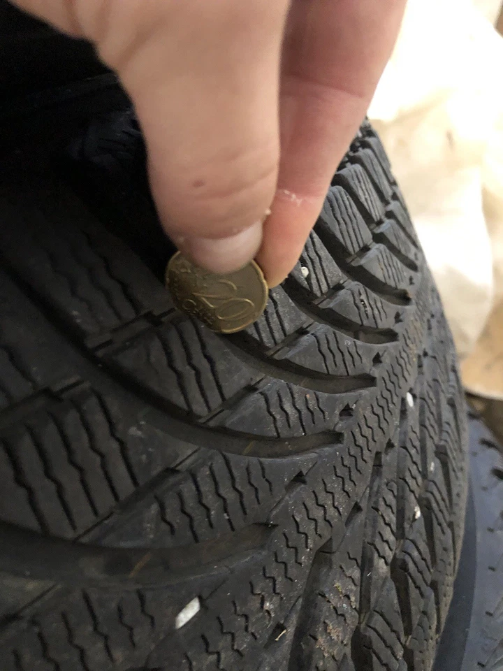 4x Volvo Felgen mit neu Winterreifen (Michelin) - Bild 3 von 4