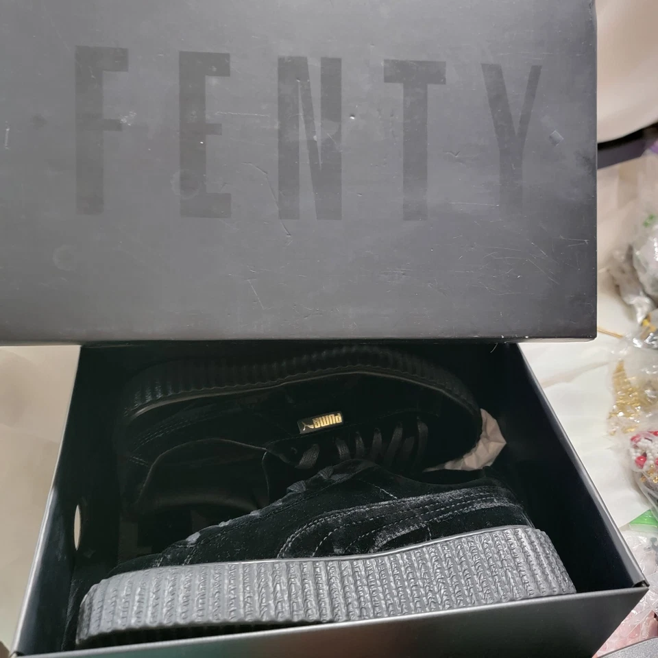 NOVO EM FOLHA NA CAIXA Sapatos Puma Fenty by Rihanna Feminino TAMANHO 7.5 Preto Veludo Bom! - Imagem 4 de 4