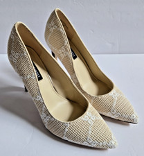 Nine West Tatiana Pointy Toe Pumps Beige White Embroidered Womens Size 7.5 M NEW