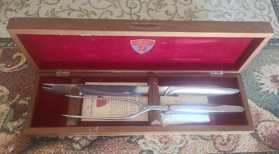 Vintage Gerber Legendary Blades 2 Pc Carving Knife Set with Walnut Box
