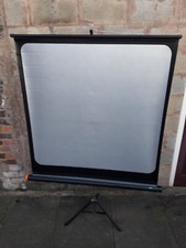Chinon Projector Screen