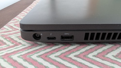 Precision 3541 i7-9750H, 16GB DDR, 256GB SSD, NVidia Quadro P620 w/4GB GDDR5 - Photo 7/12