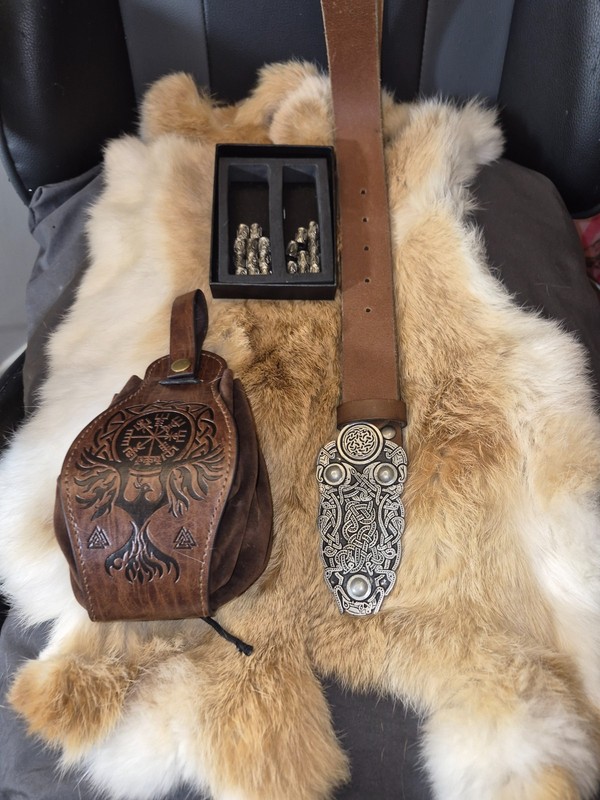 What’s Included:Premium Full-Grain Leather Belt & Vintage Buckle PlateSize: Stam