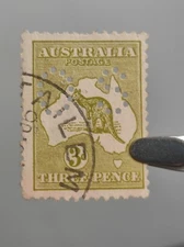 Timbre oblitéré Australie 3 p. olive Kangourou 1913
