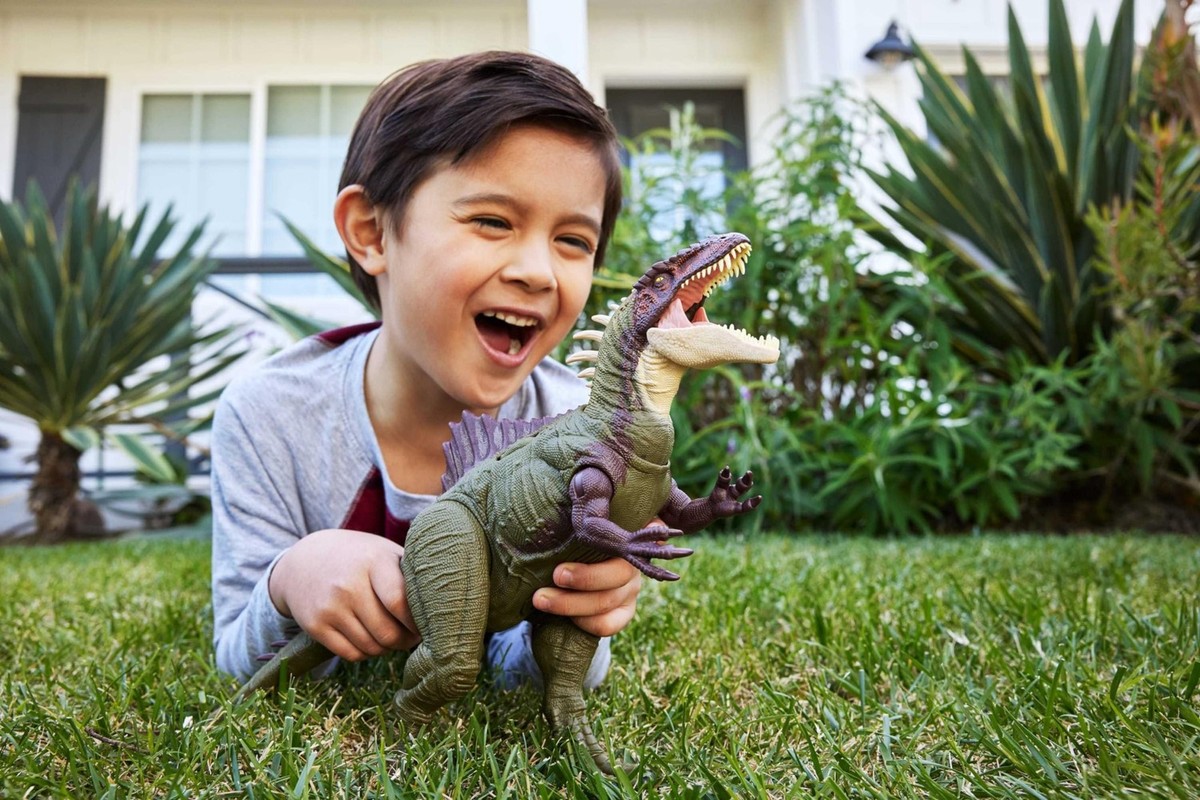 Jurassic World Chaos Theory Becklespinax Dinosaur Toy with Roars