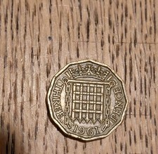 1961 Queen Elizabeth II British ThreePence Coin. Excellent Condition