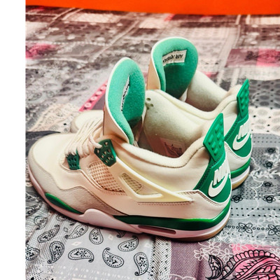 Jordan Air Jordan 4 Retro SP Pine Green White Green Mid Top Men's Sneaker