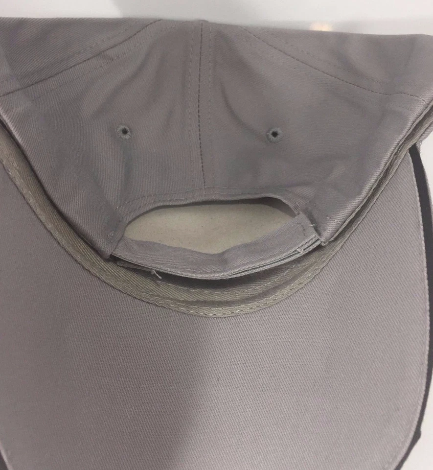 Sombrero/Gorra Carroll Shelby - Gris y Negro con Caroll Shelby Signature GT350/GC500 Foto 3 de 3