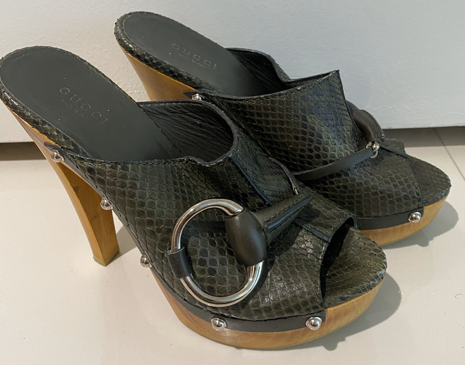 GUCCI GREEN PYTHON SNAKESKIN HORSEBIT WOODEN PLAT… - image 3