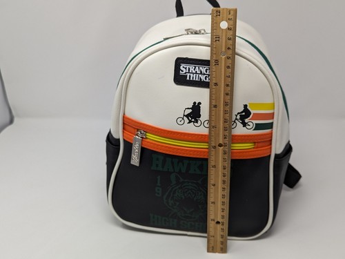 Stranger Things Hawkins High School Mini Backpack Netflix - Picture 17 of 24