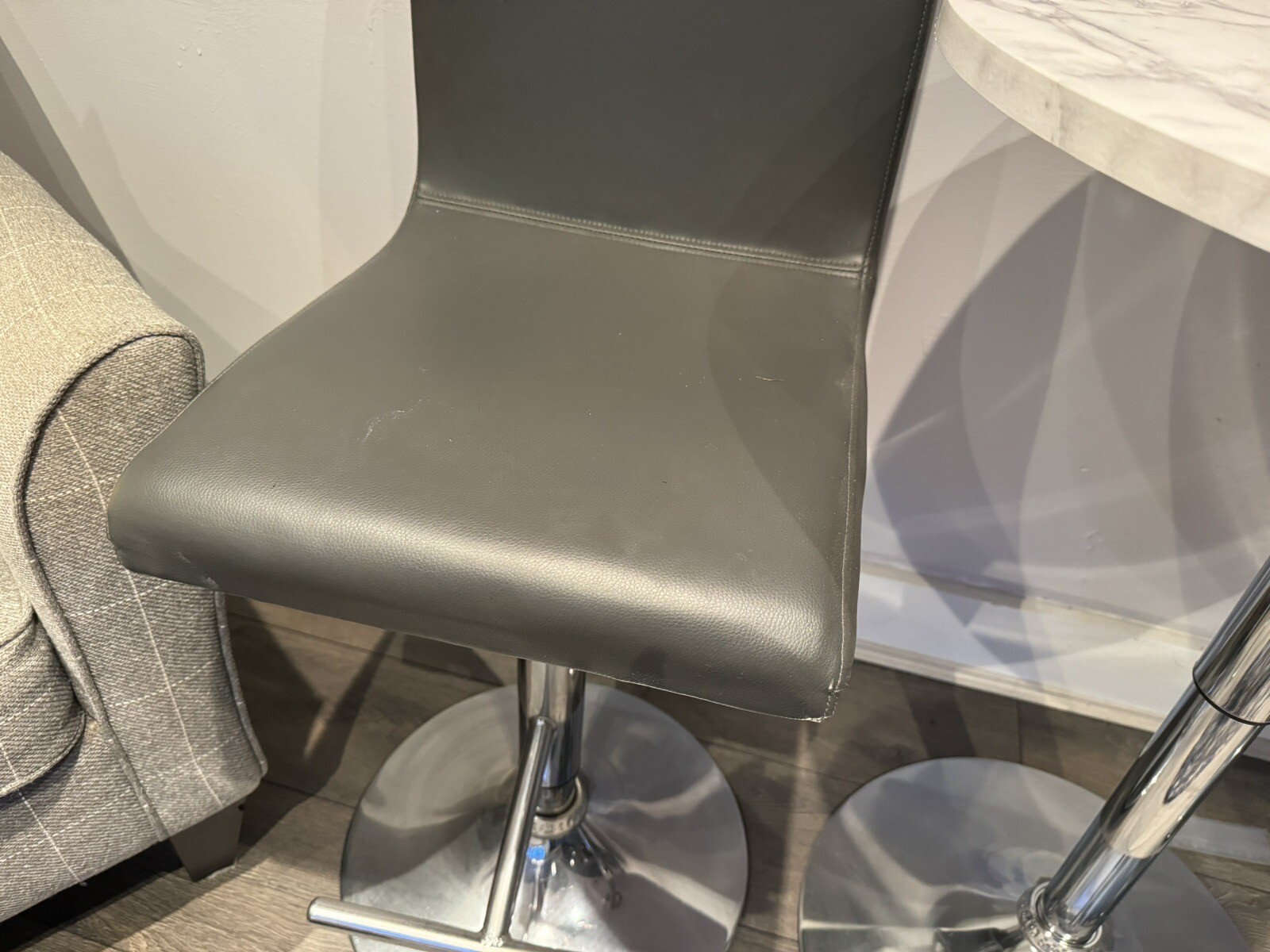 bar stools and table set eBay