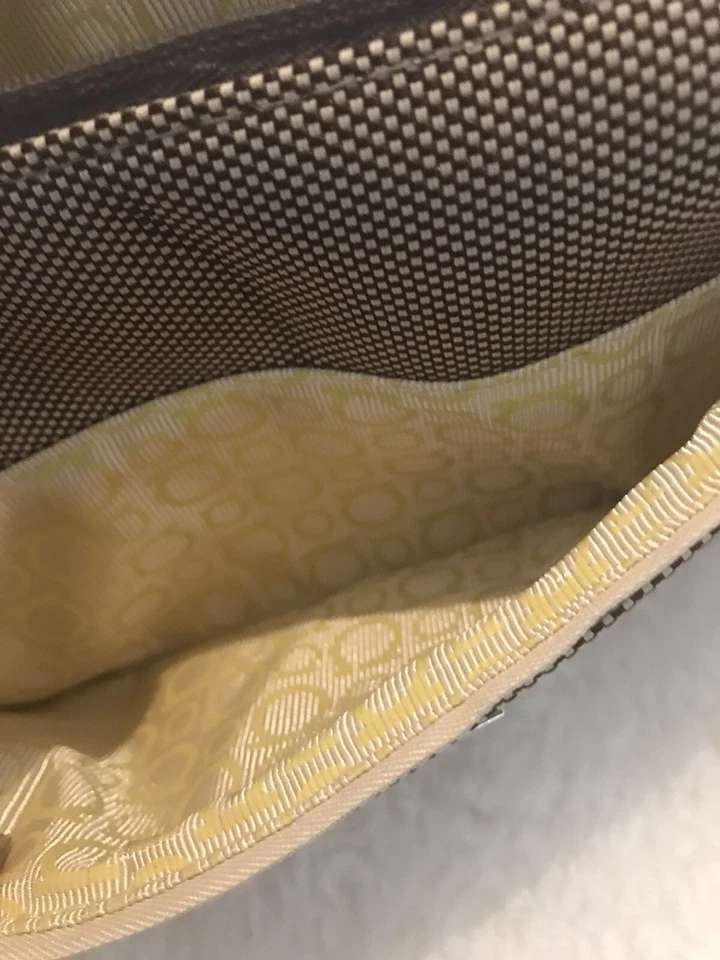 Bolso sin asas/bolsa/cosméticos/artículos de tocador Salvatore Ferragamo de lona marrón Foto 4 de 4