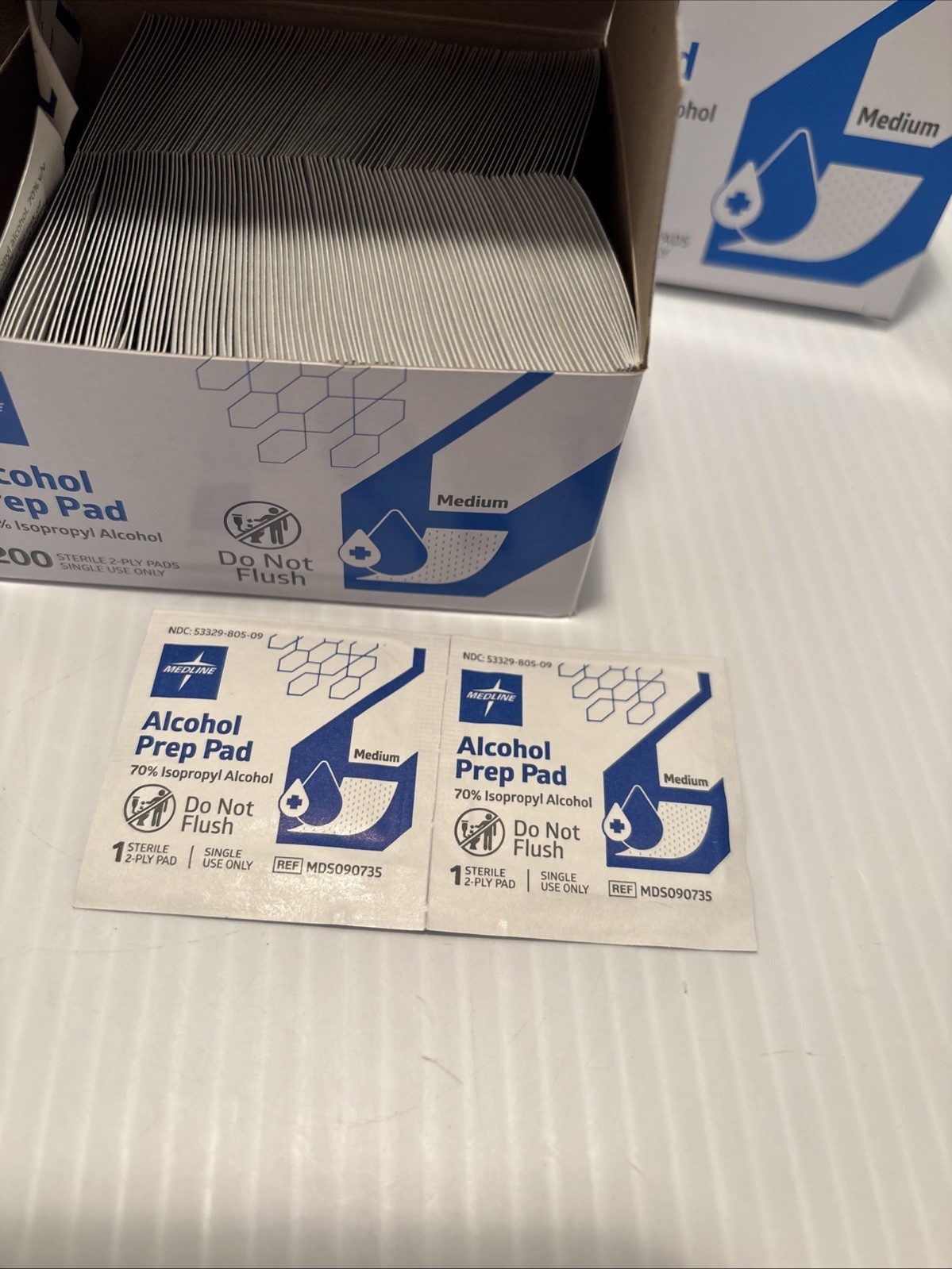 2 Box Medline-Alcohol 200 Prep Pads-Sterile 2-Ply Medium-MDS090735 (400 Total)