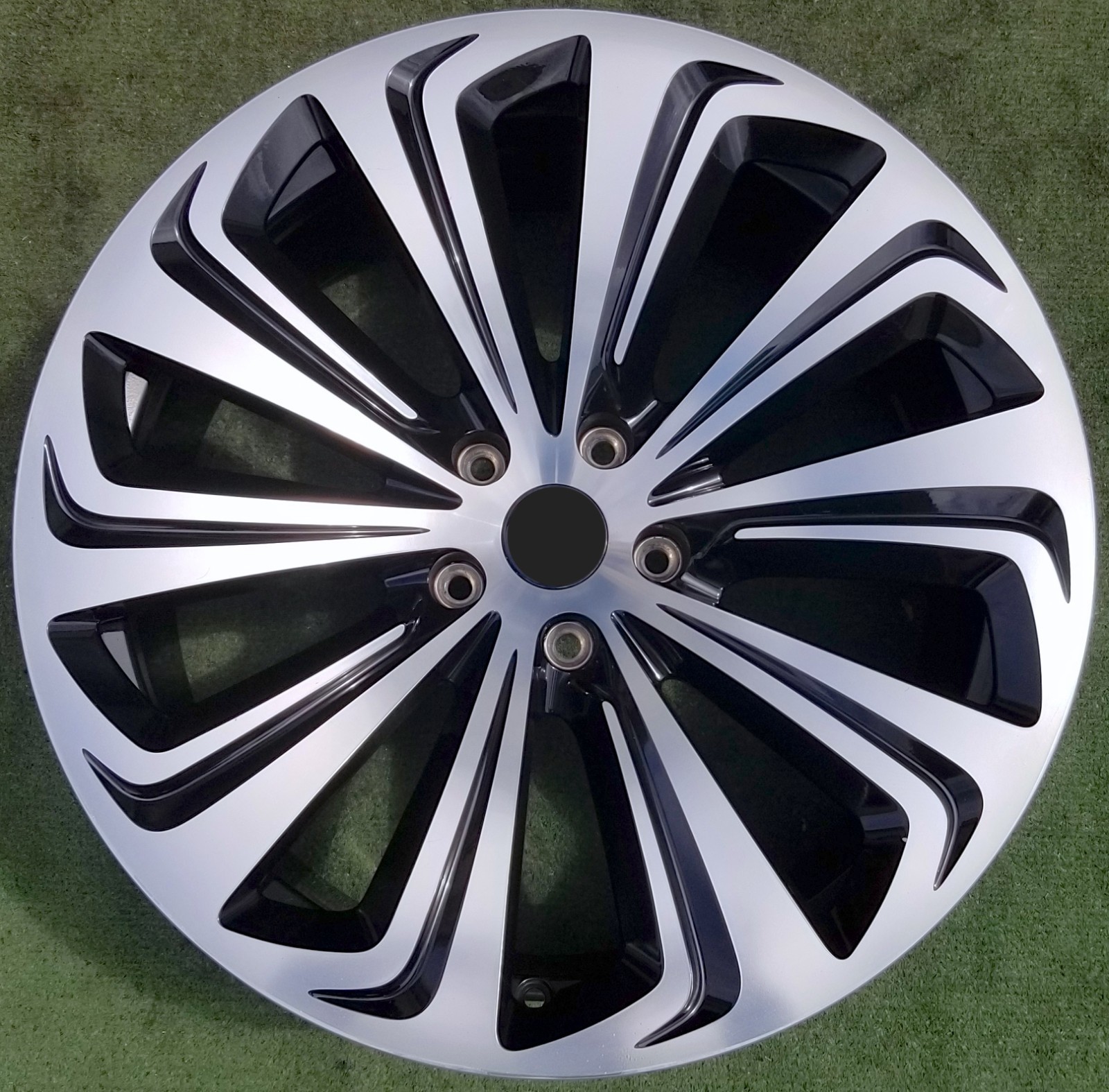 Factory Bentley Bentayga AZURE Wheel Black Machine Genuine OEM 22 in 36A601025S