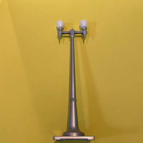 MTH Rail king O-Gage Accessory Silver Street Lamp* - Picture 2 of 5