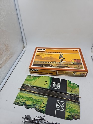 HO Scale Tyco Brown Box 908:600 Operating Crossing Gate - Picture 6 of 6