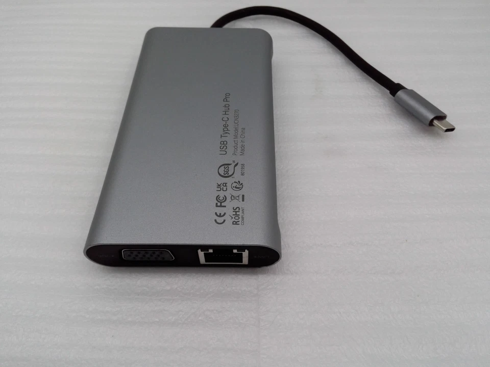 UtechSmart Quadruple Display USB-C Hub Pro Docking Station UCN3270 Dark Gray - Image 3 of 4