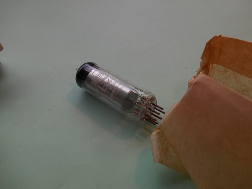 Mullard CV4028 Tube Valve Voltage Stabiliser Vintage Stock Red Box - Picture 4 of 12