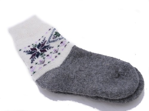 Cozy Woolen Socks with Winter Design - Handmade Winter Warmth, Perfect Christmas - Picture 14 of 18