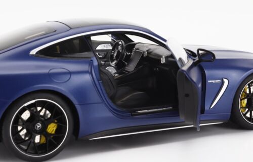 NZG 1/18 Mercedes Benz AMG GT63 Coupe 2023 Spectral Blue 1034/21 - Imagen 8 de 10