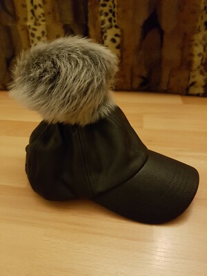 UGG Leather Baseball Hat with Fur Pom Pom - S - brand new  display picture 2
