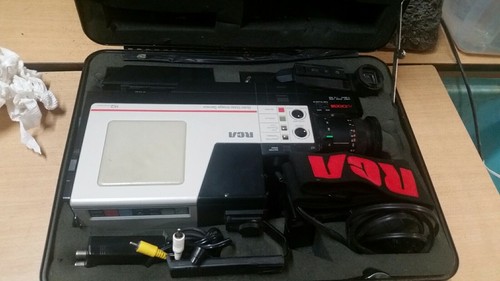 RCA CMR300 Pro Wonder Auto Focus HQ VHS Camcorder w/ Case &Accessories (E164W2) - Picture 9 of 10