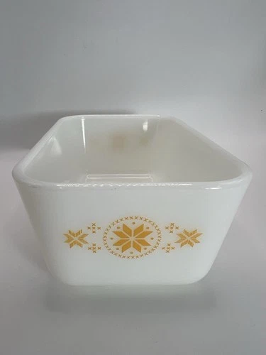 Vintage Pyrex Town & Country Refrigerator Dish 0502 1 1/2 pint Gold MCM Modern