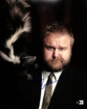 Robert Kirkman Walking Dead Signed Photograph 11x14 Beckett Authenticated