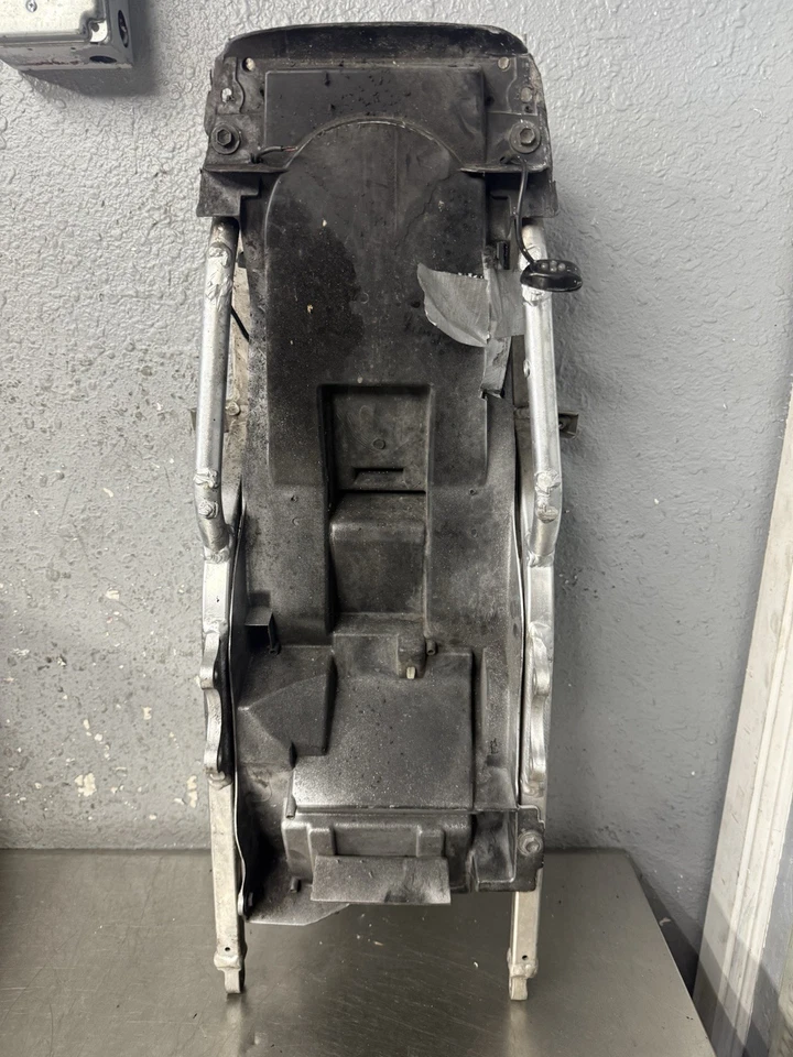 SUZUKI GSXR 600 750 2001-2003 01-02 GSXR 1000 OEM SUBCHASIS TRASERO CONJUNTO ¡LIMPIO! Foto 2 de 4