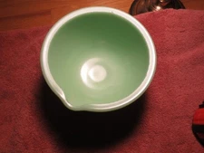 Vintage Jadeite Green Glass Mixing Batter Bowl with Pour Spout 6.5"