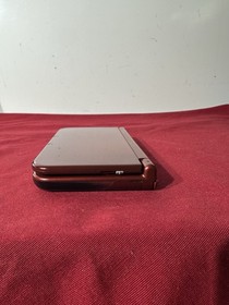 New Nintendo 3DS XL System - Red (RED001) W/ Mario Bag (94646-11)