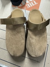 UGG Women Goldenstar Clog 1138252 Chestnut Size 8