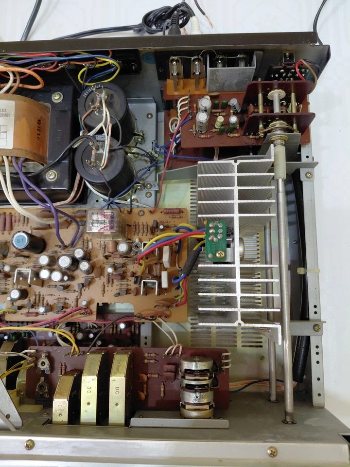 AKAI AM-2600 AMPLIFICATORE IN OTTIMO STATO - Immagine 4 di 4