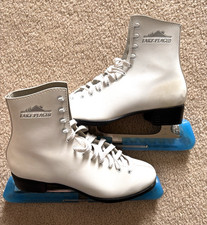Lake Placid Woman  s White Figure Ice Skates Size 9 Near Mint Condition  Guards
