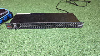 dbx 131 Graphic Equalizer 1U Rackmount Black 1 Channel XLR In/Out