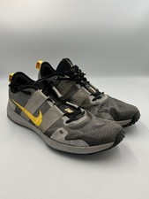 nike varsity compete tr 2 tan