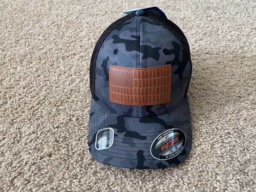 Columbia Mesh Camo Tree Flag Flexfit Cap S/M - Picture 2 of 4