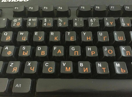 Russische Standard -Tastatur -Layout -Aufkleber Orange Buchstaben auf Schwarz - Bild 4 von 11
