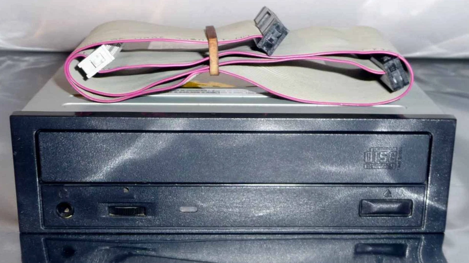 Sony CRX216E 48x24x48 CD-R/RW IDE Drive - Black - Image 2 of 4