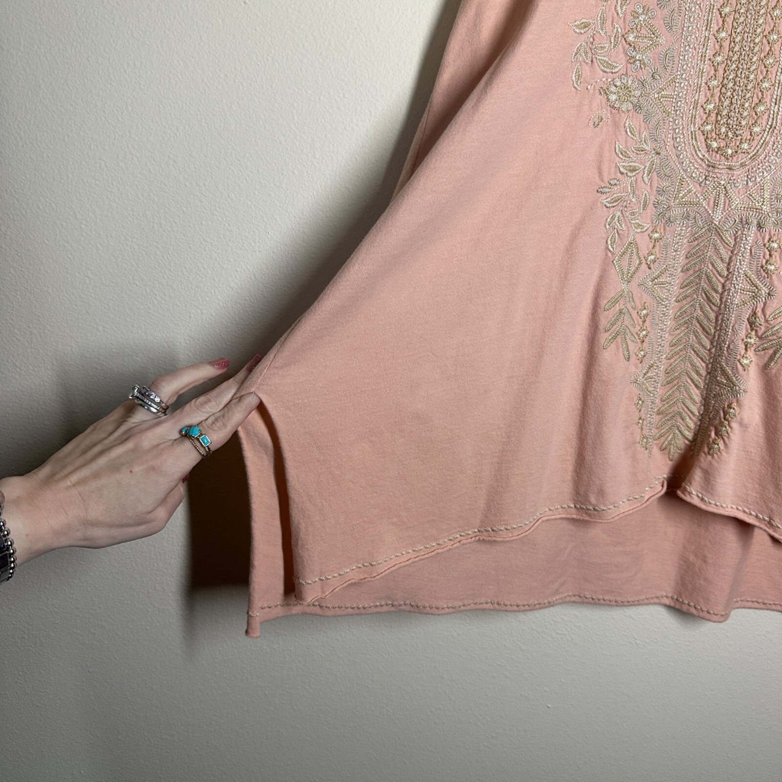Johnny Was Kemi Knit Drape Shirt Womens Sz XS Embroidered Boho Handkerchief Hem