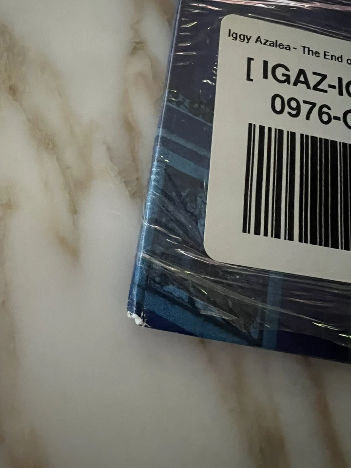 SIGNED IGGY AZALEA THE END OF AN ERA SIGNED LP VINYL - Image 3 of 4