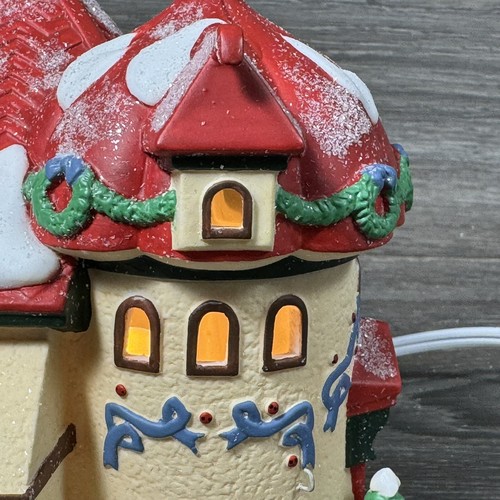 Department 56 North Pole Series ElfLand Custom Stitchers Building With Light - Picture 5 of 18