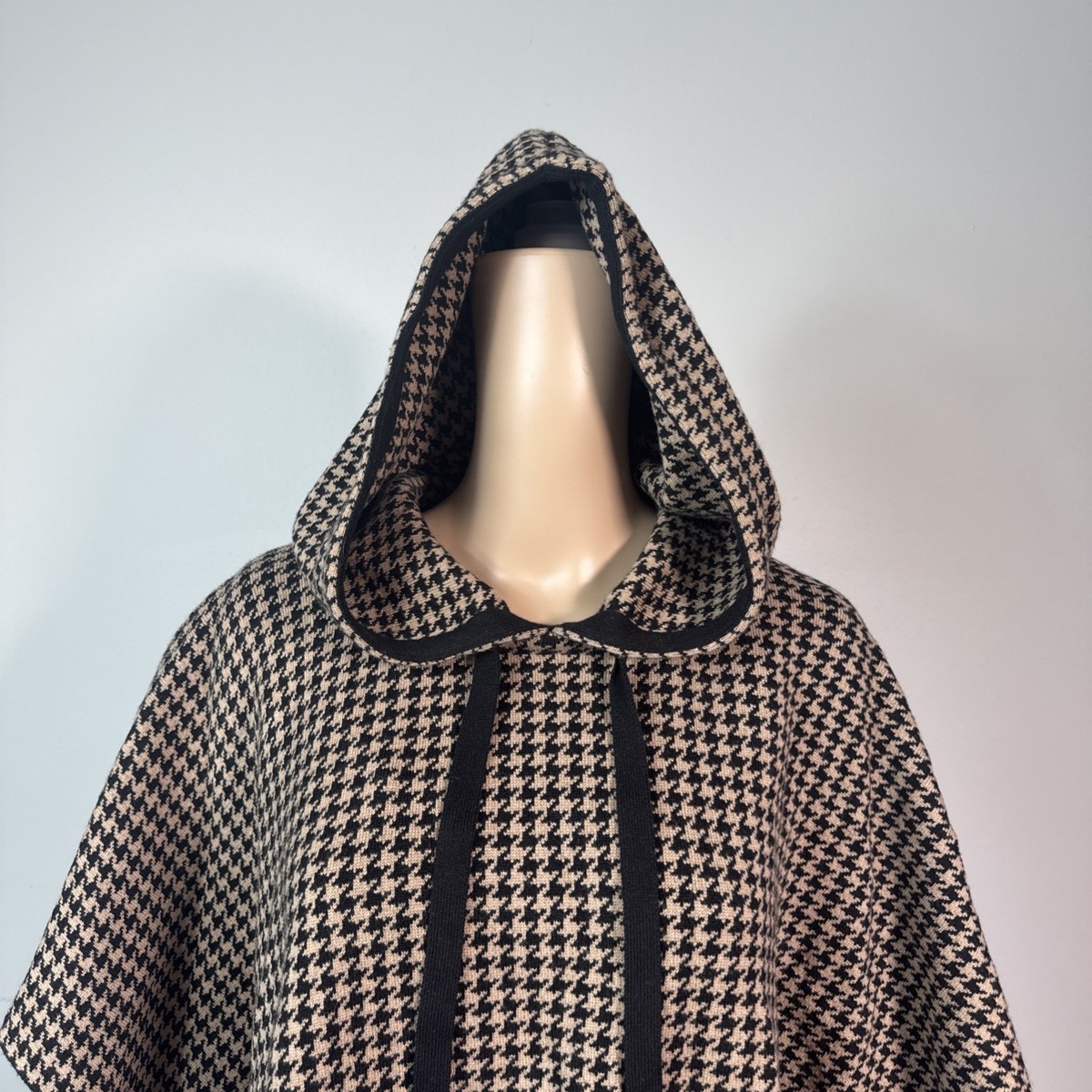 Christian Dior 1832 Fantaisie Poncho Paris Size 38 #024C12AM035 | eBay