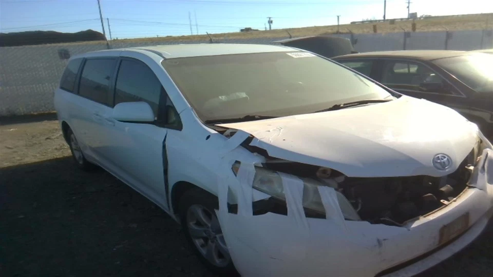 Used Automatic Transmission Assembly fits: 2011 Toyota Sienna AT 6 cylinder FWD - Image 4 of 4